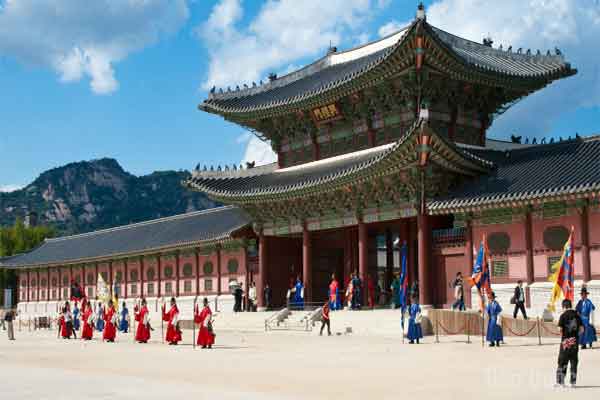 Câu chúc lên đường bình an bằng tiếng Hàn