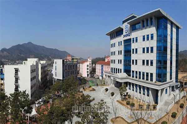 Trường Cao Đẳng Nghề Gumi